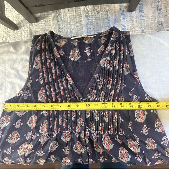 Maeve by Anthropologie Floral V-Neck Button Front Top Medium - Picture 8 of 9